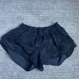 Camo lululemon hotty hot shorts 2.5 inch inseam size 8